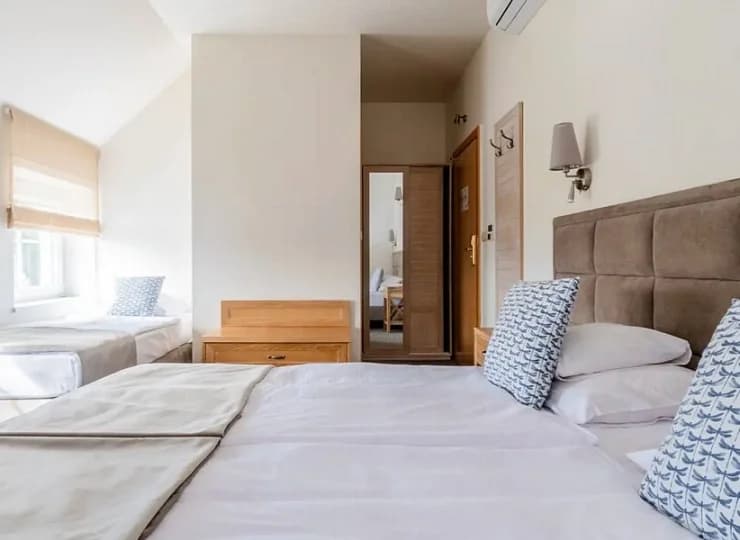 W pokojach comfort mogą zamieszkać łącznie 3 osoby