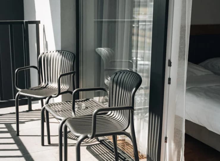 Większość typów zakwaterowania ma balkon (z wyjątkiem studiów 2-os.)