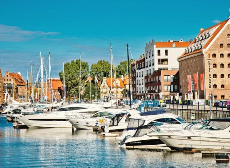 Hotel unikatowo położony przy malowniczej marinie jachtowej