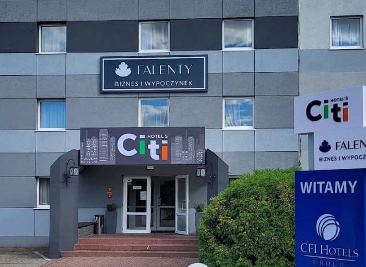 To obiekt blisko centrum Warszawy (15 km) i lotniska im. F. Chopina (10 km)