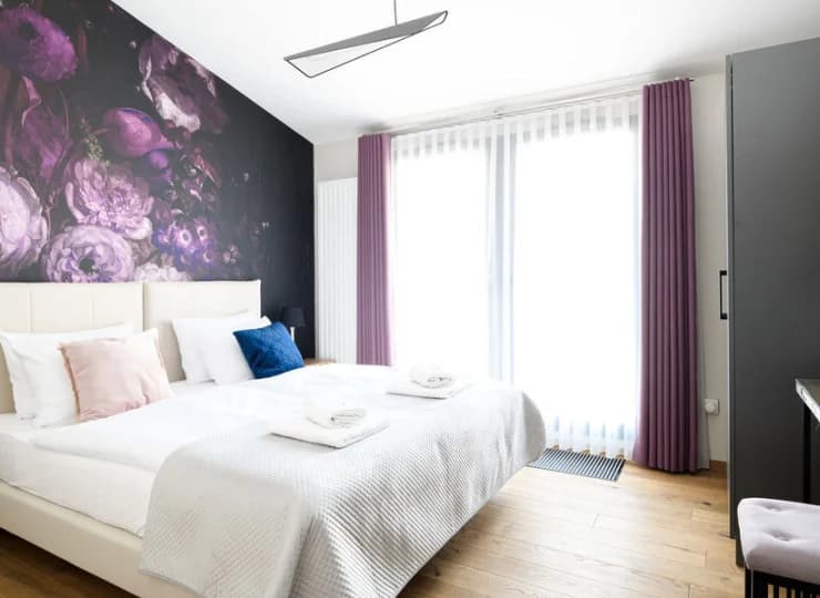 Apartament penthouse z tarasem posiada osobną sypialnię