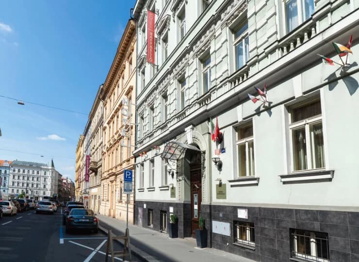 Hotel Raffaello jest zlokalizowany blisko stacji metra w Pradze