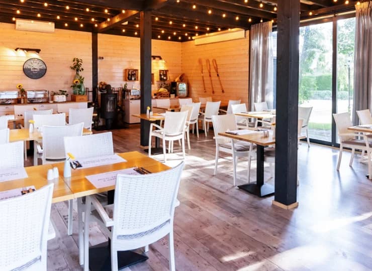 Każdego poranka jest tutaj oferowane szerokie menu śniadaniowe