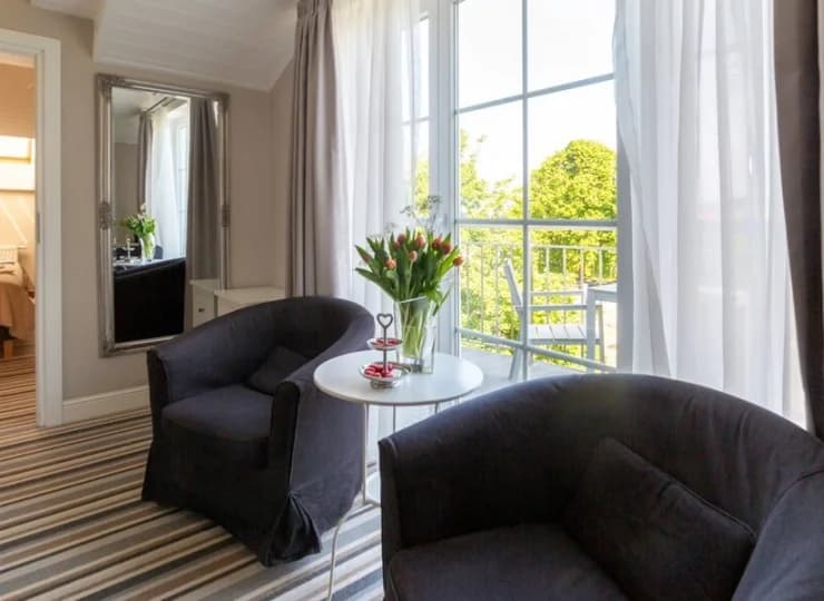 Ten apartament ma 2 sypialnie, każdą z podwójnym łóżkiem