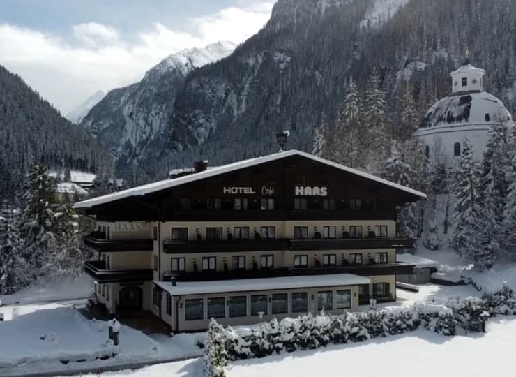 Hotel Haas jest zjawiskowo położony pośród Alp w znanym uzdrowisku Bad Gastein