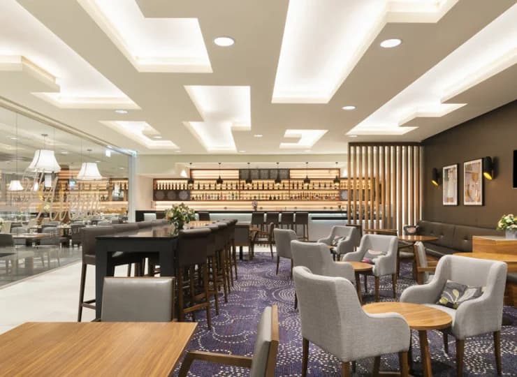 Hotelowy bar jest świetnym miejscem wieczornego relaksu