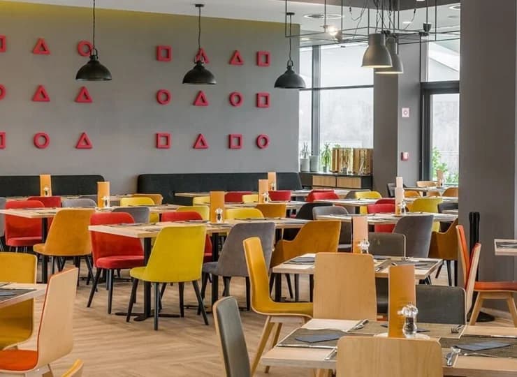 Posiłki są podawane w restauracji Park Kitchen