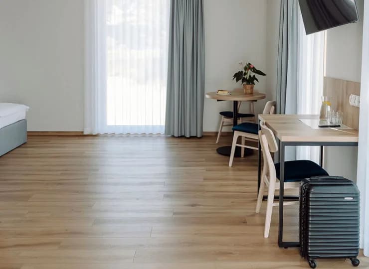 Apartament standard ma powierzchnię 25 m2