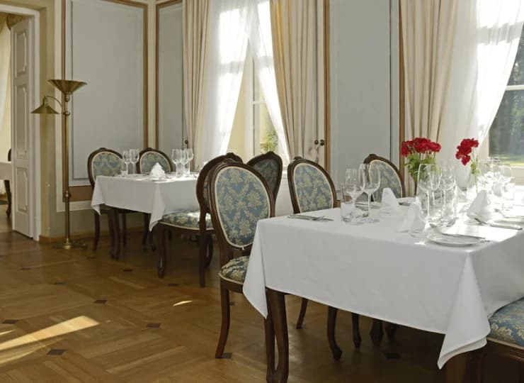 W tutejszej restauracji są serwowane doskonałe dania kuchni slow food