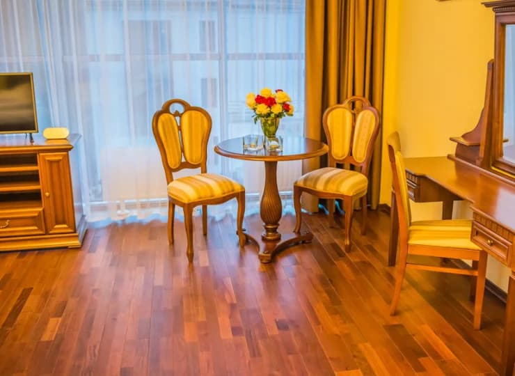 Każdy pokój wyposażony jest w TV LED, wifi, lodówkę, czajnik