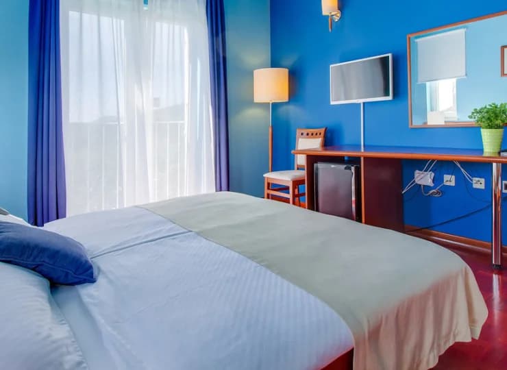 Pokoje w Hotelu Manora mieszczą się w dwóch budynkach