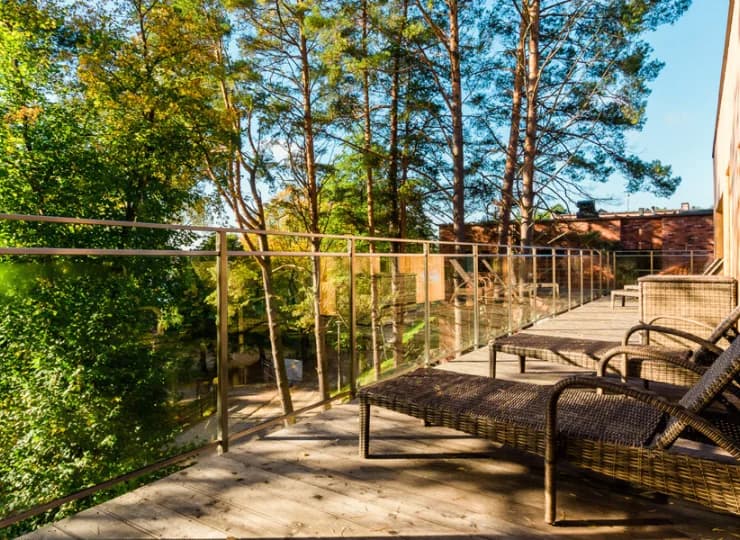 Relaks rodzicom zapewnia strefa wellness oraz kontakt z naturą