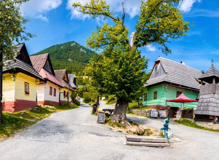 W Ružomberoku jest wpisany na listę UNESCO żywy skansen Vlkolínec