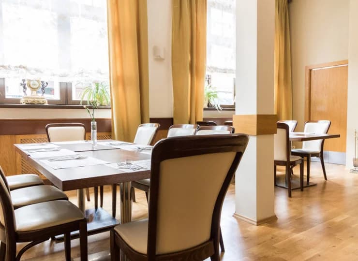 Stylowa restauracja proponuje dania kuchni polskiej i europejskiej