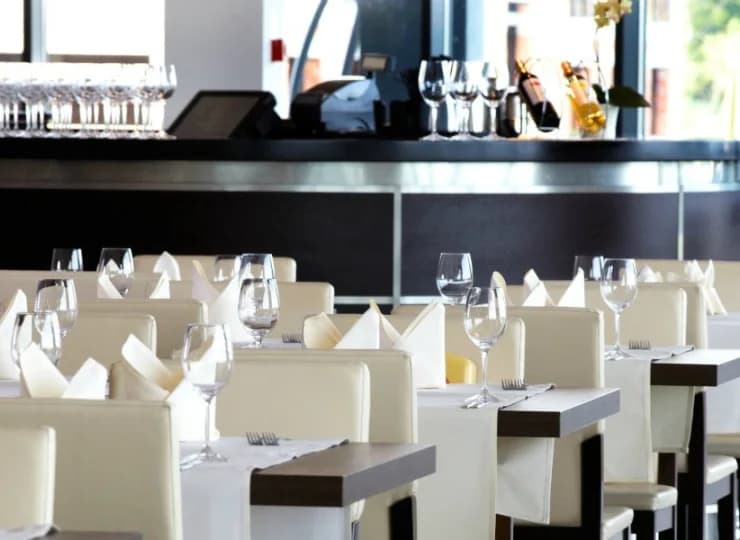 Restauracja Laterna serwuje dania kuchni polskiej z akcentami śródziemnomorskiej