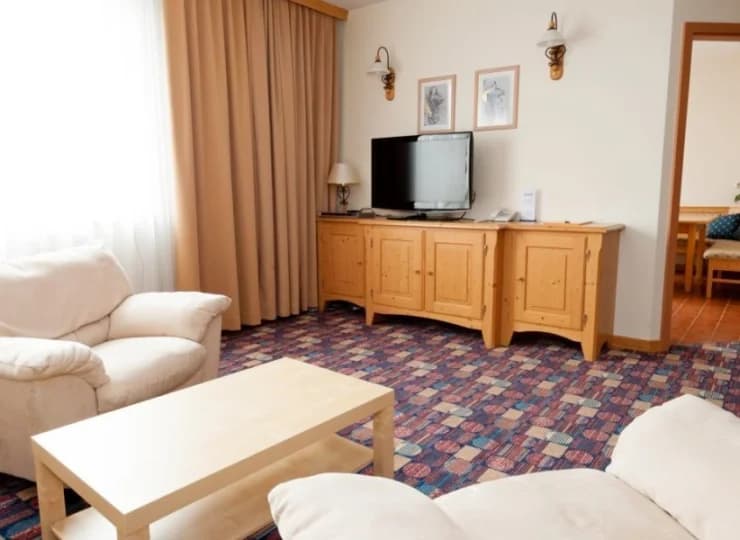 Dostępne są apartamenty z częścią wypoczynkową