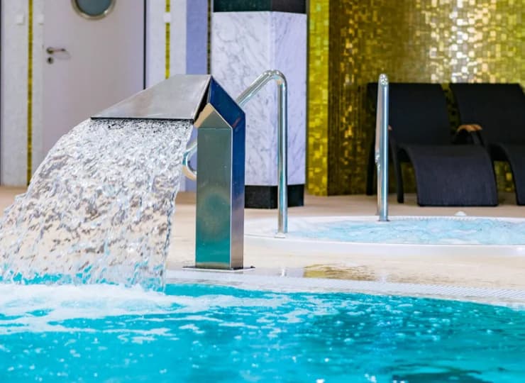 Na gości czekają także wodne atrakcje wewnątrz hotelu