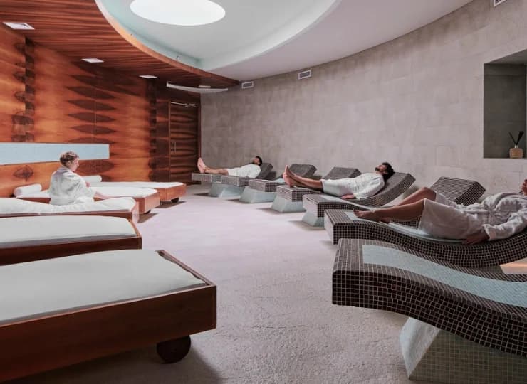 Hotel posiada jedno z największych centrów wellness na wybrzeżu Adriatyku