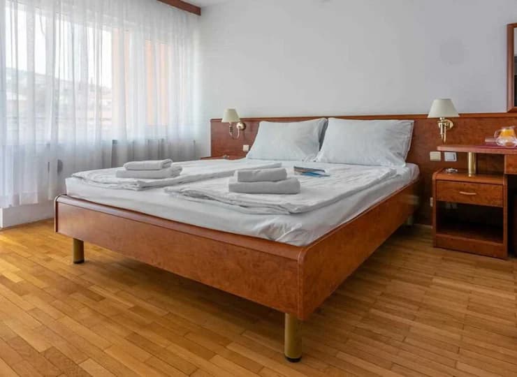 To komfortowe wnętrza pozwalające poczuć dawny czar uzdrowiska