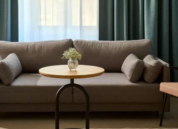 Pokój 2+1 Double De Luxe posiada łóżko i rozkładaną sofę