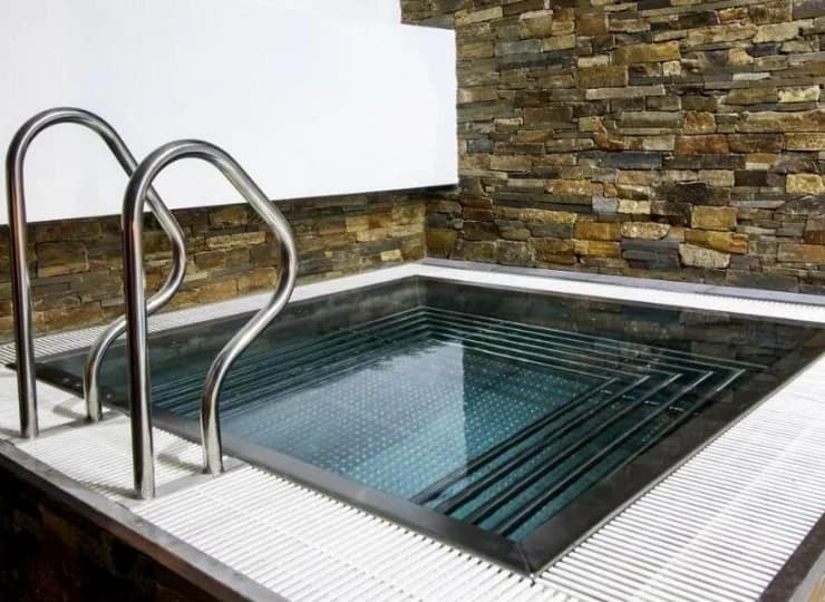 Dodatkowo obiekt oferuje wewnętrzne jacuzzi