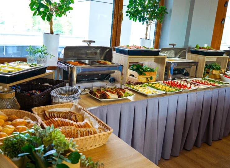 Restauracja codziennie rano serwuje pyszne śniadania