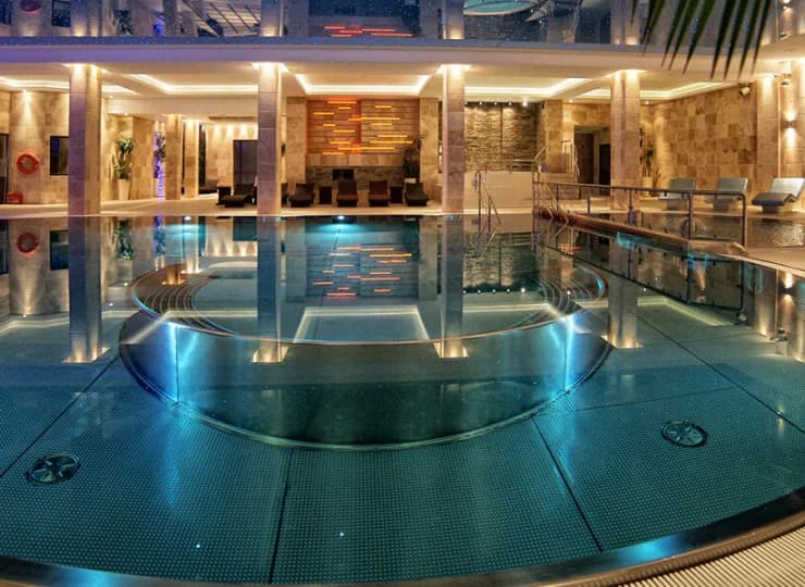 Hotel Białowieski *** dysponuje kompleksem basenowym i SPA