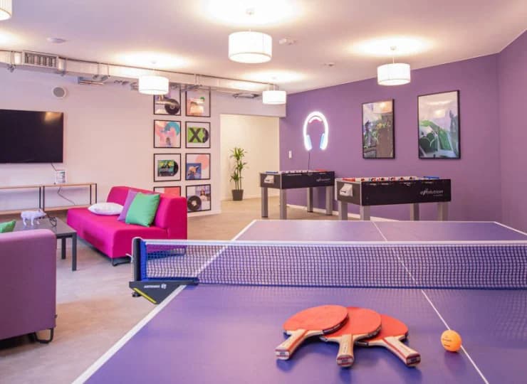 Obiekt oferuje playroom - przestrzeń pełną atrakcji