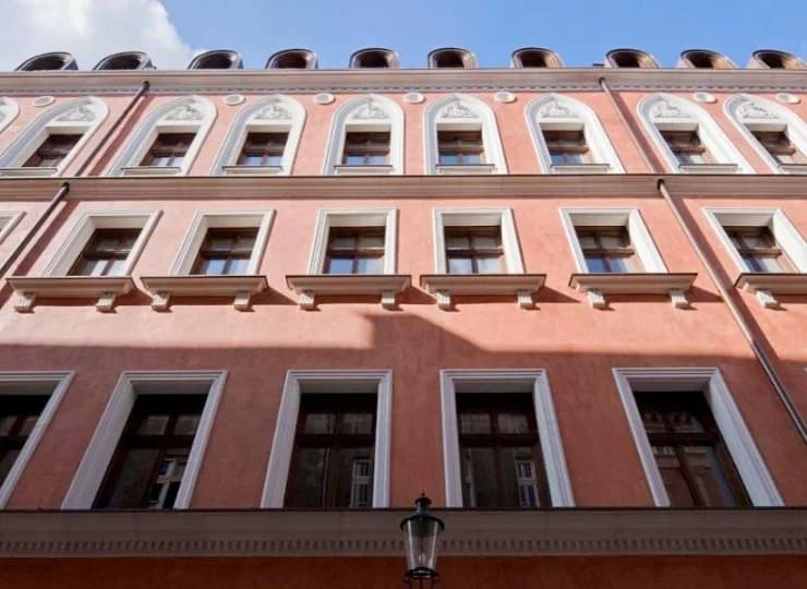 W zabytkowej kamienicy z początku XVII w.