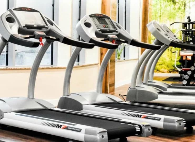 Na wyposażeniu są m.in. bieżnie i rowerki