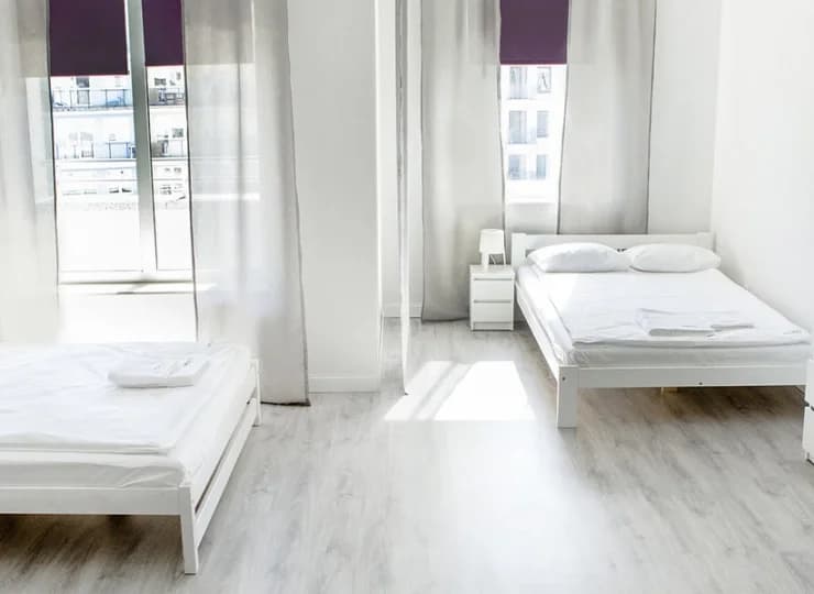 Apartamenty wyposażone są m.in. w TV, WiFi i suszarkę na ubrania