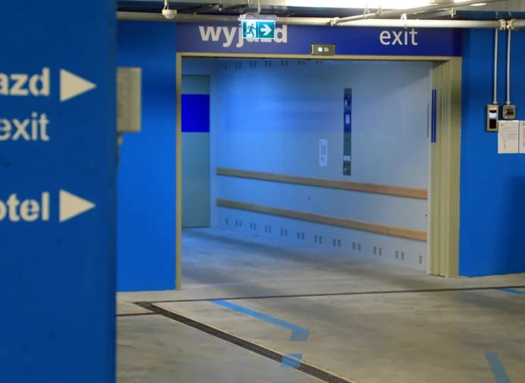 Hotel posiada własny podziemny parking w centrum miasta
