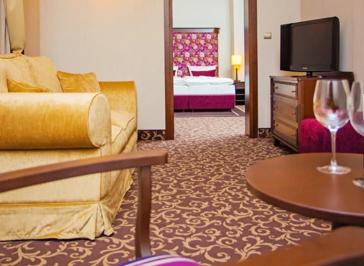 Apartamenty Premium składają się z pokoju dziennego, sypialni i łazienki