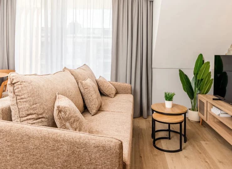 Apartamenty Japandi są utrzymane w jasnych barwach