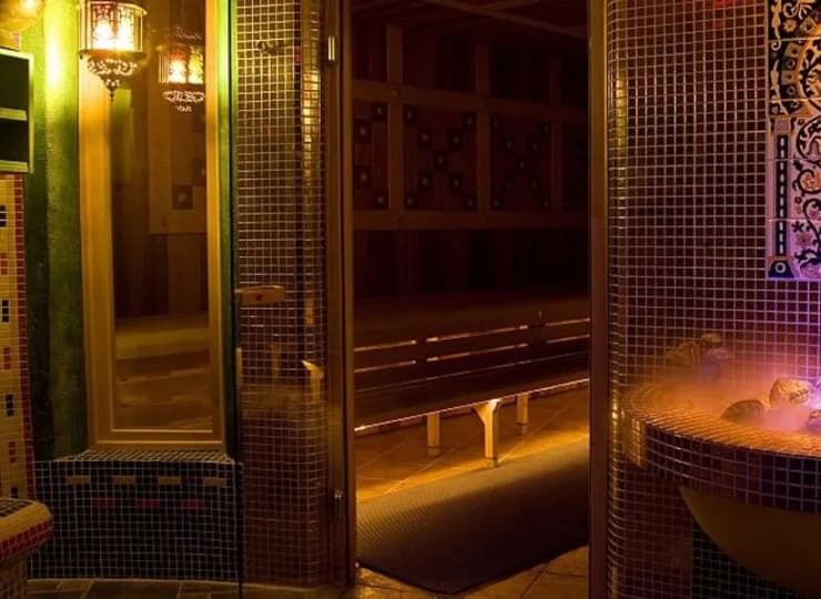 Klientów hotelowych czekają liczne atrakcje w pięknym Spa w stylu orientalnym