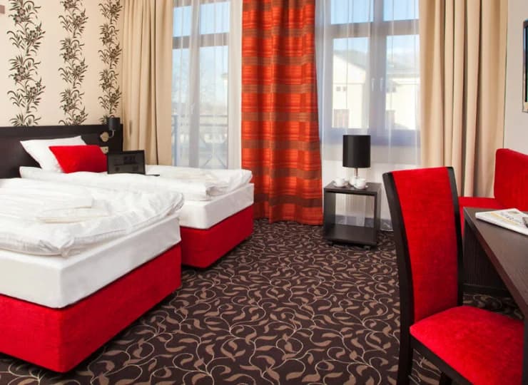 Pokoje w budynkach Willi Fabrykanta oraz Mineralnego SPA są klimatyzowane