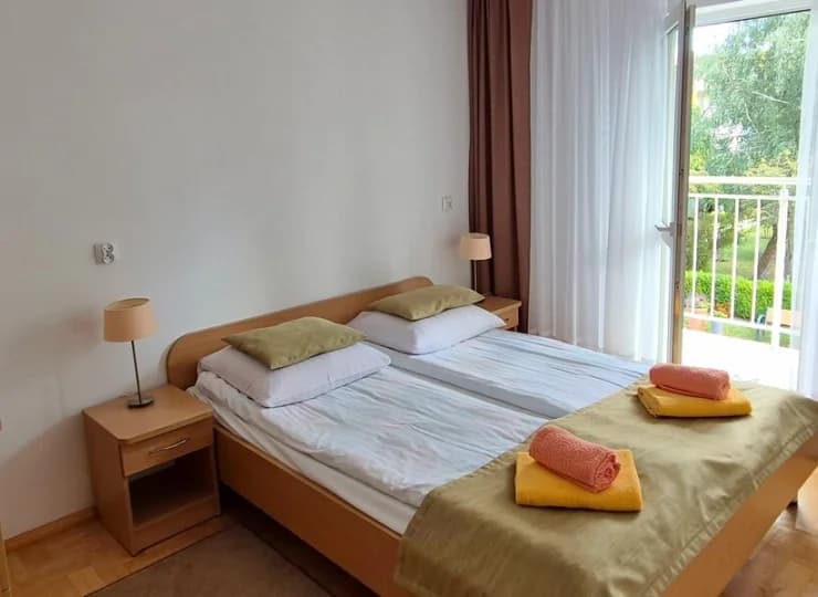 Pokoje standard mają balkon