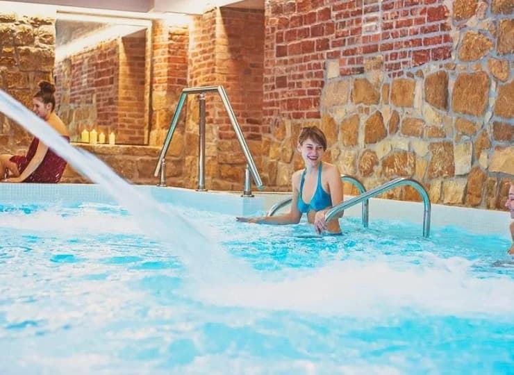 Pałac Brunów przygotował dla gości strefę wellness z basenem wewnętrznym