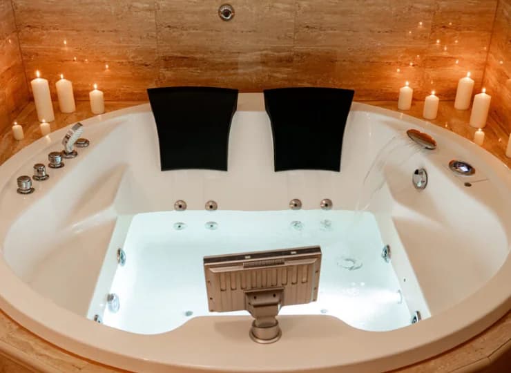 W obiekcie mieści się również dodatkowo płatna kameralna strefa wellness