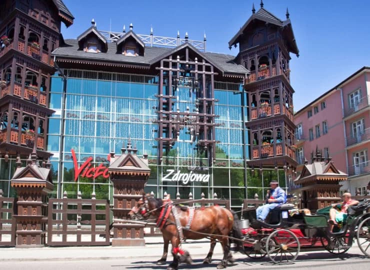 Hotel znajduje się w sąsiedztwie Góry Parkowej
