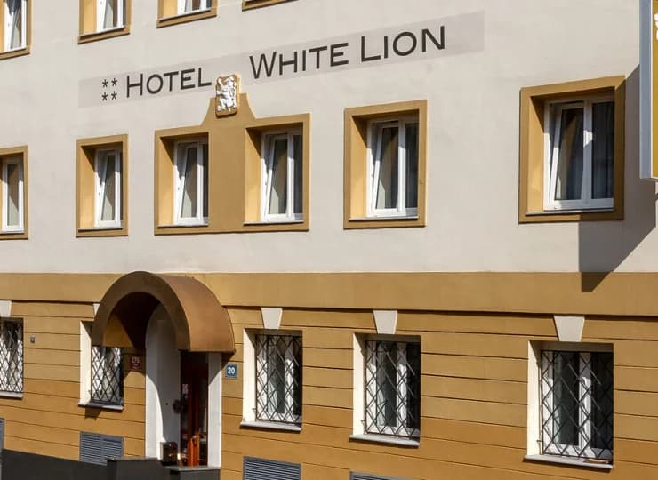 4* hotel White Lion w Pradze