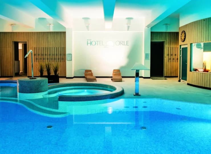 Hotel Orle to położony w spokojnej okolicy hotel z basenem