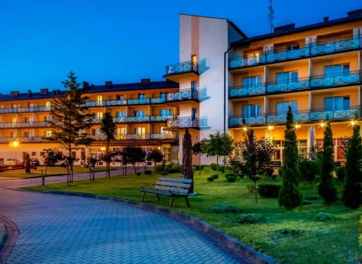 Hotel*** NAT Sarbinowo jest oddalony 100 m od plaży