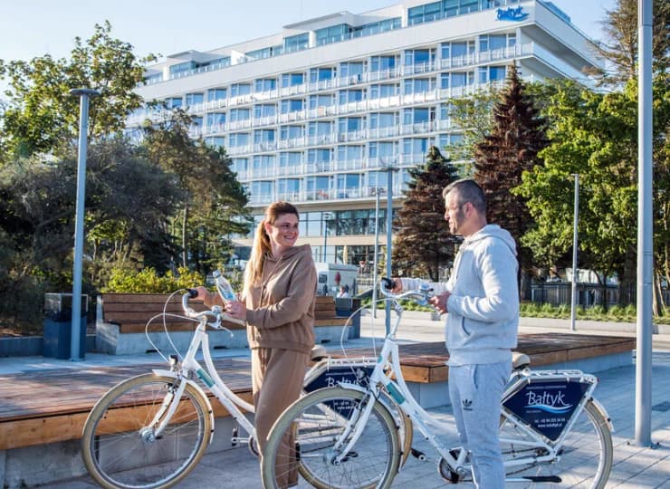 Albo wybrać się wzdłuż wybrzeża na rowerach