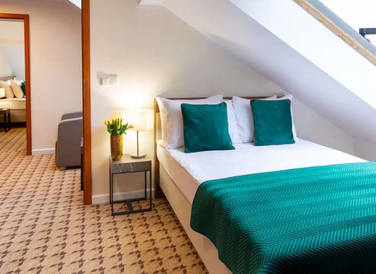 W kompleksie jest także dwupokojowy apartament rodzinny