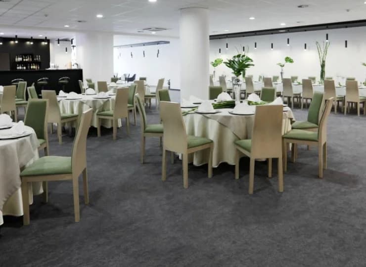 Restauracja szczególnie poleca kuchnię łódzką wyrosłą ze styku czterech kultur