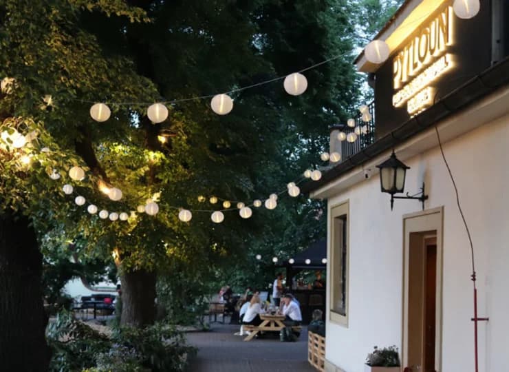 Hotel powstał w zabytkowym budynku dawnej zbrojowni w centrum Pragi