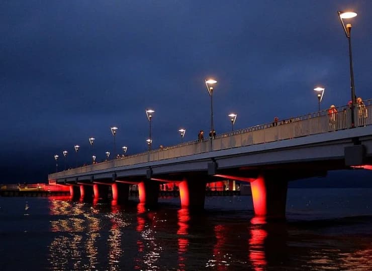 Kołobrzeskie molo obok sopockiego jest najbardziej znanym na wybrzeżu