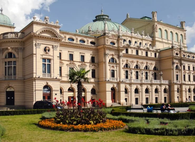 Amber Design Residence w sąsiedztwie Teatru im. Słowackiego w Krakowie