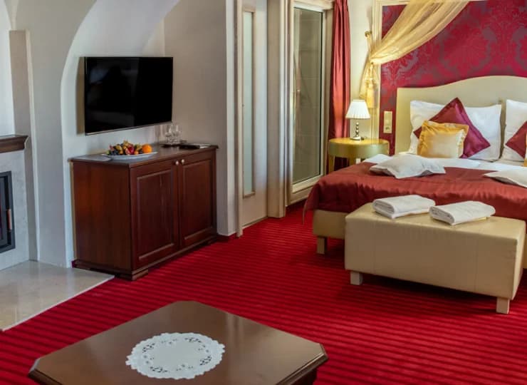 W niektórych apartamentach są kominki